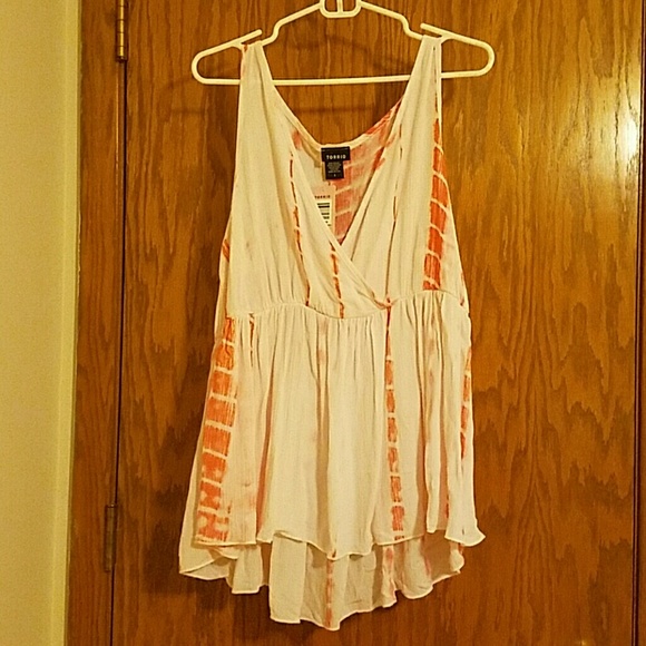 Torrid sleeveless top