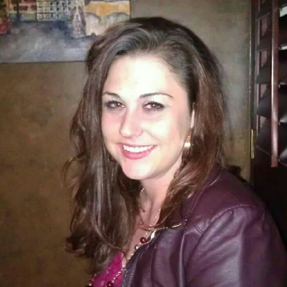 Meet your Posher, Brooke - Picture 1 of 1