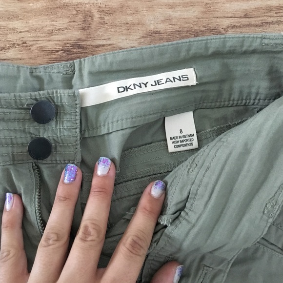 Shorts - Picture 3 of 4