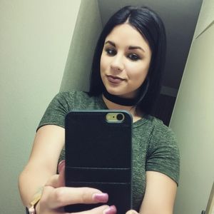 Meet your Posher, Madaline