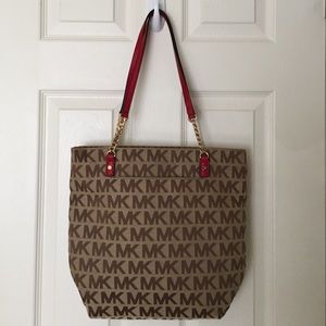 Michael Kors jet set tote with chain