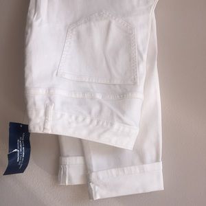White cropped denim jeans
