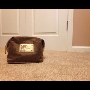 Cosmestic Bag 💅🏽👄👀