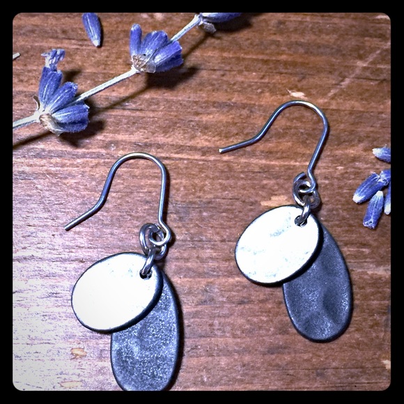 🌿Metallic Dangly Earrings 🌿