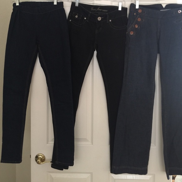3 denim jeans, 1 is a skinny leggings, 2 are jeans