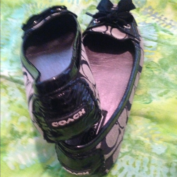 Ladies Coach Flats size 6.5 - Picture 2 of 3