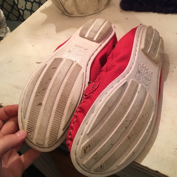 Flats - Picture 2 of 4