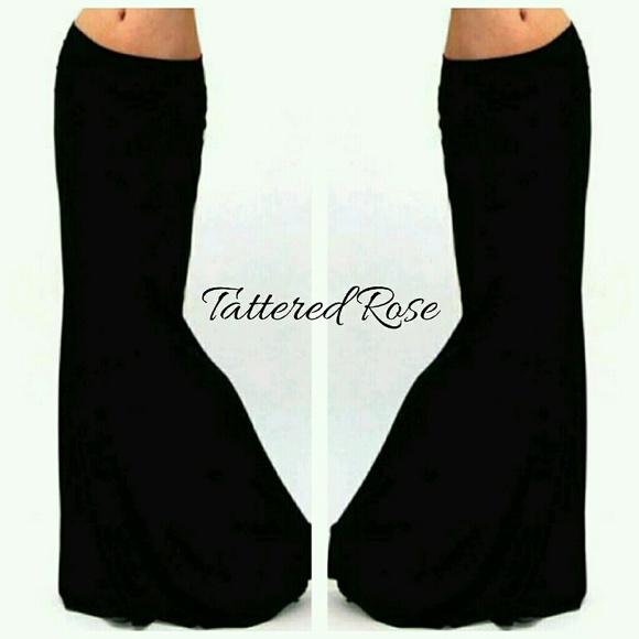 🌴Black Maxi Skirt - Picture 3 of 3