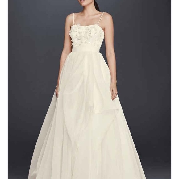 Ivory wedding dress