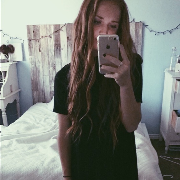 Meet your Posher, Kylie - Picture 1 of 1