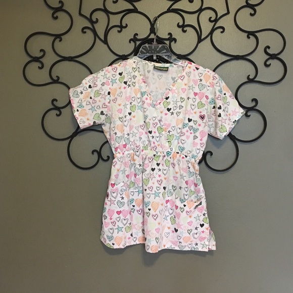 Lightly worn scrub top - Picture 1 of 3