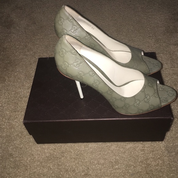 Gucci size 41 pumps New in the box never worn.
