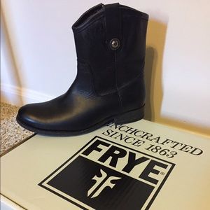 Frye Melissa Button Short black