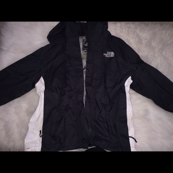 Black and White Northface windbreaker