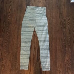 lululemon High Times-fullux white and grey stripe
