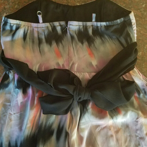 Pretty cocktail dress from SNAP.  Excellent - Picture 3 of 3