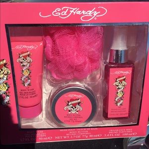 Unused Ed Hardy fragrance kit
