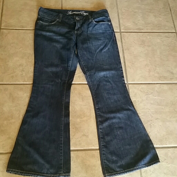 American Eagle jeans size 6 short Live your life.