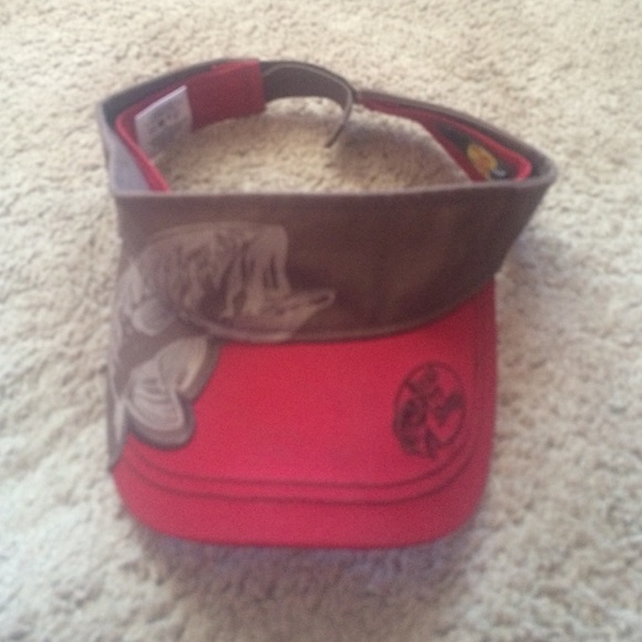 Men's bass fishing hat