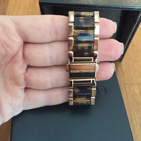 Michael Kors watch - Picture 3 of 4