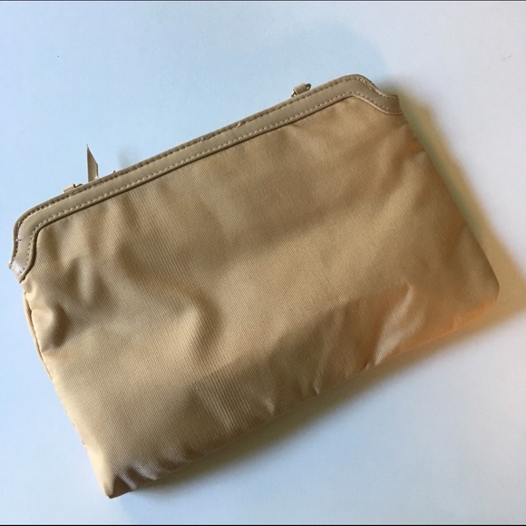 Vintagy Creamy Yellow Clutch with rose - Picture 2 of 4