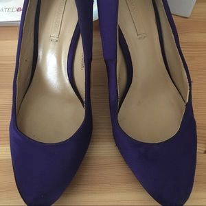 Bcbg purple satin pumps