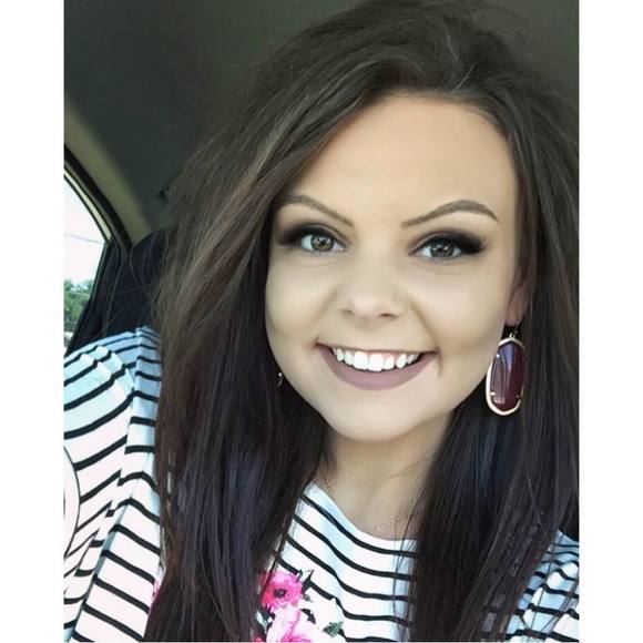 Meet your Posher, Laney - Picture 1 of 1