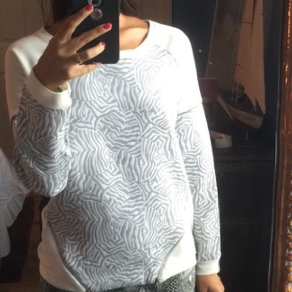 Elegant comfortable swetter - Picture 1 of 3