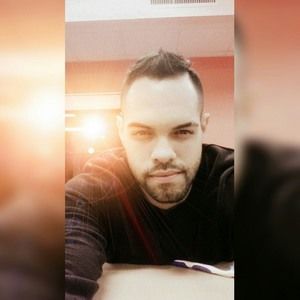 Meet your Posher, Carlos