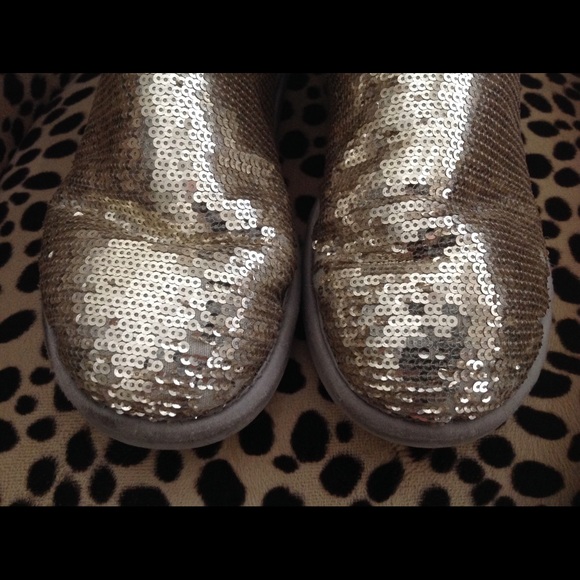 silver uggs size 9 silver uggs size 9