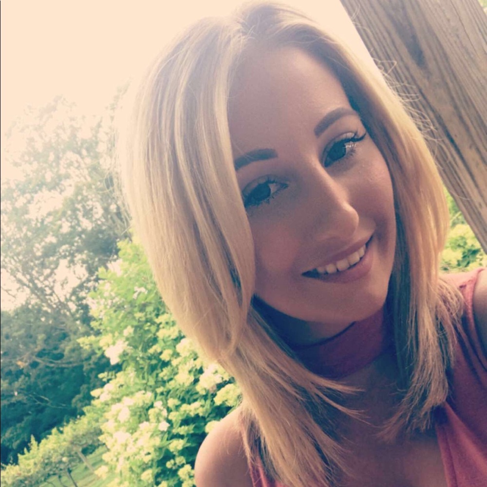 Meet your Posher, Ashley