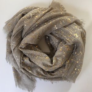 Spun by Subtle Luxury Speckled Metallic Scarf