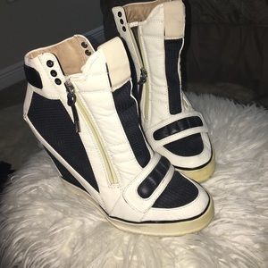 Lamb size 10 sneaker wedges.