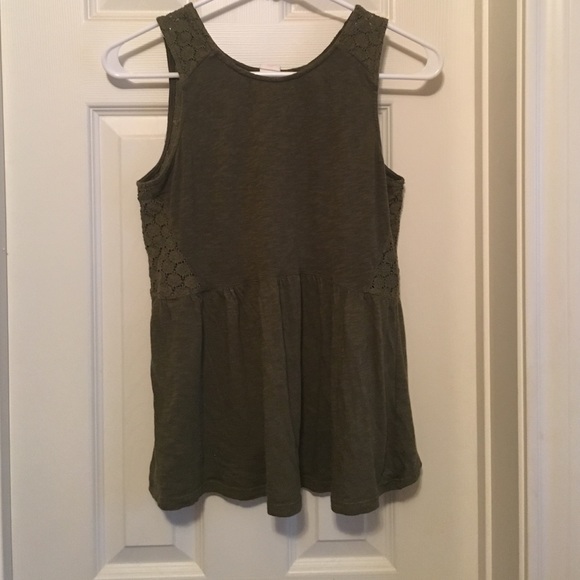 Green tank top with laceish details