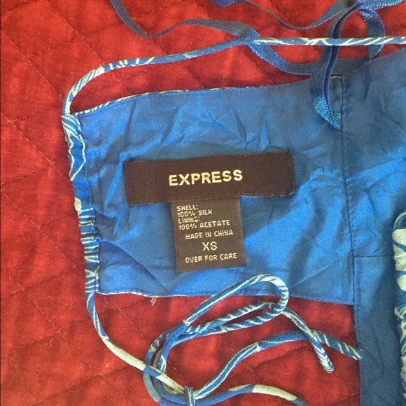 Top - Express - Picture 3 of 3
