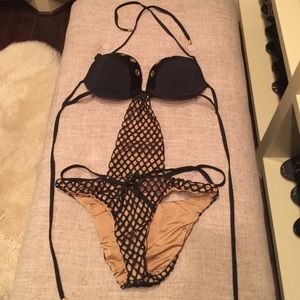 Beachbunny sexy suit. never worn w/out tags