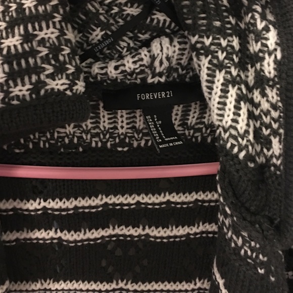 Cardigan - Picture 2 of 4