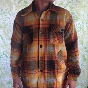 mens shirt coat. plaid  vintage hunting jacket