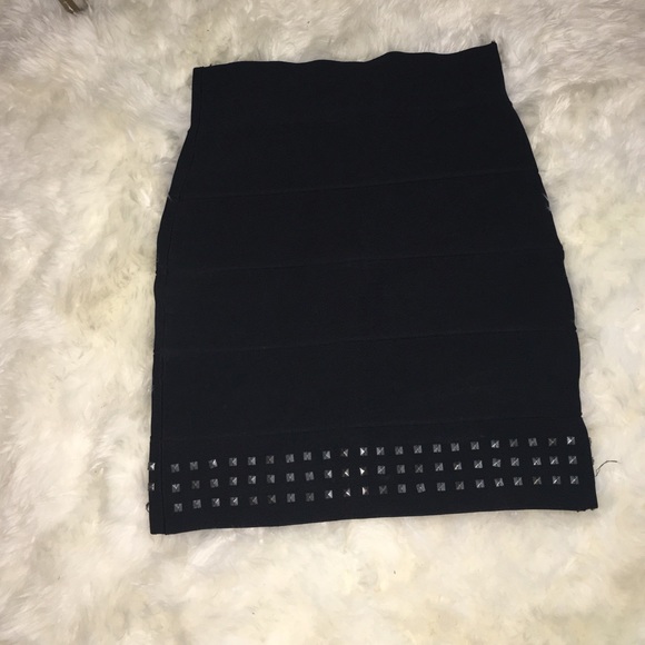 Bcbg size m bandage skirt with thorn trim