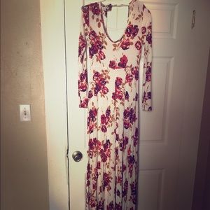 Maxi Floral dress with slit on both sides ❤️ NWOT