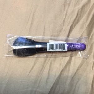 NEW MAC Selena 129 SH Brush