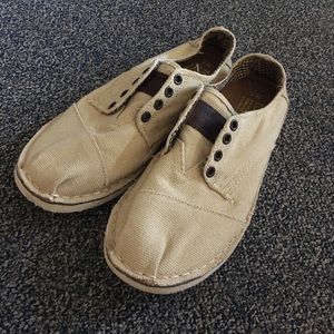 Toms tan shoes
