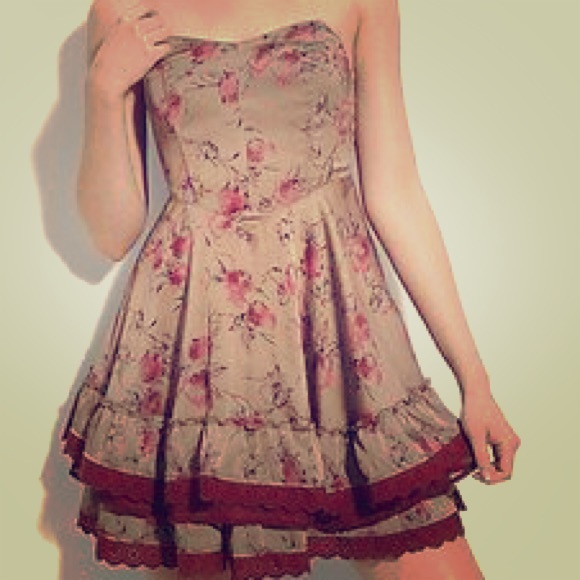 Free people Floral ruffle dress 💃🏽 NWOT