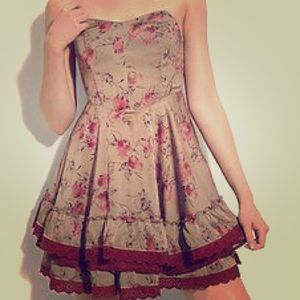 Free people Floral ruffle dress 💃🏽 NWOT