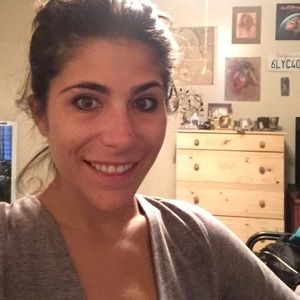 Meet your Posher, Chloe