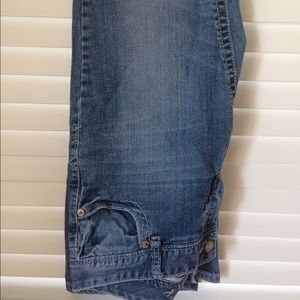 Maurice's blue jeans