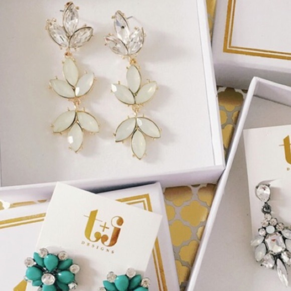 White Ivy Dangle Earrings