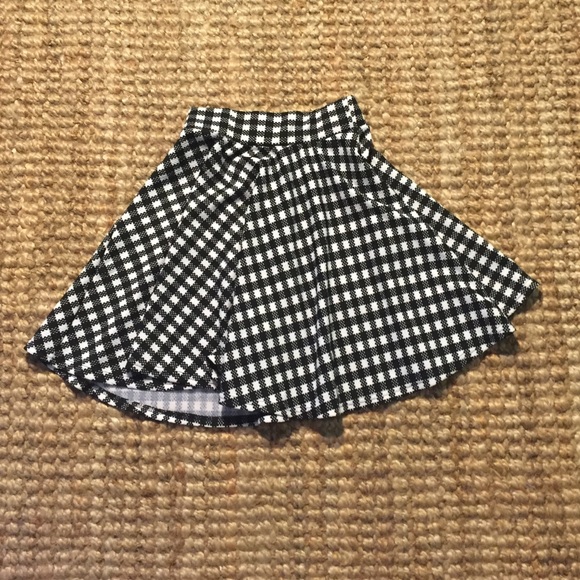 Houndstooth mini skirt