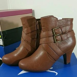 BRAND NEW BOOTS