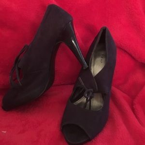 Gorgeous deep purple "seude" stilettos